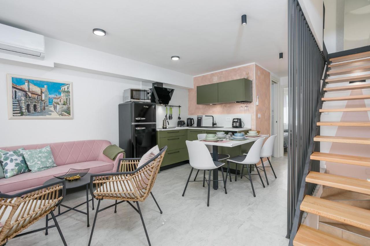 Apartmen Plus U Centru Blizu Plaze Njivice Kültér fotó