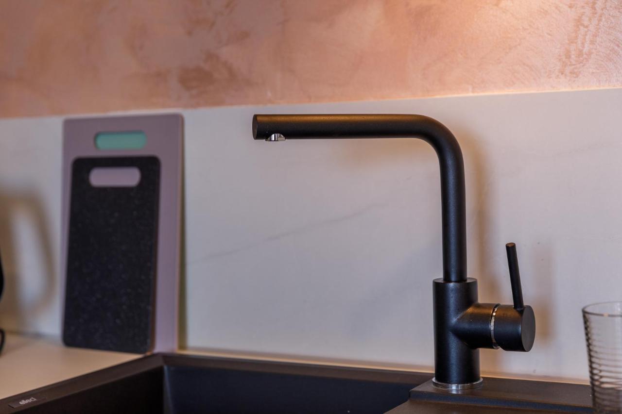 Apartmen Plus U Centru Blizu Plaze Njivice Kültér fotó